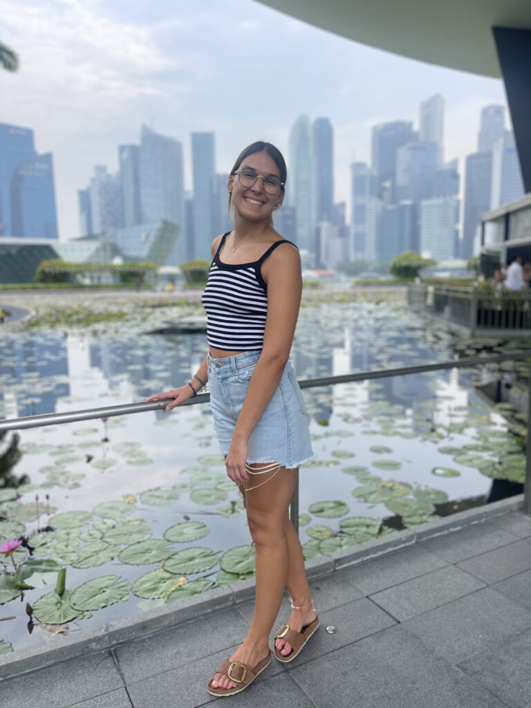 Jana in Singapur.